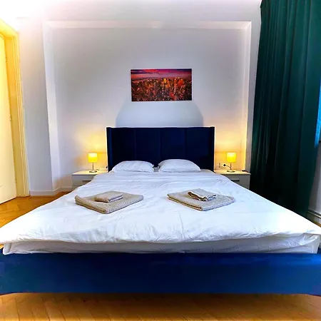 Appartement Ultracentral 4 - Old Center -120 Square Meters - Bucarest