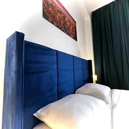 Ultracentral 4 - Old Center -120 Square Meters - * Бухарест