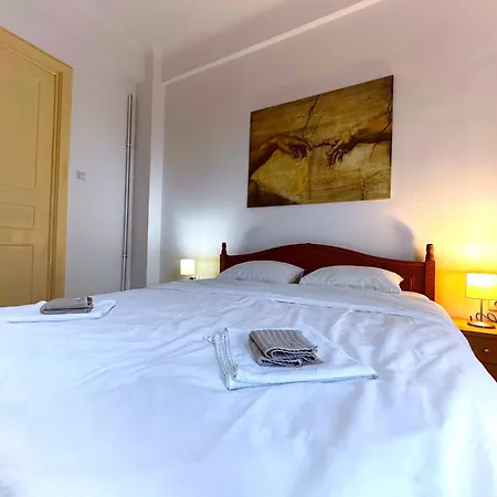 Apartament Ultracentral 4 - Old Center -120 Square Meters - Bukareszt