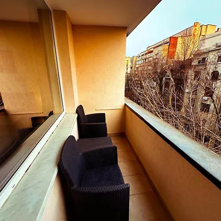 Apartament Ultracentral 4 - Old Center -120 Square Meters - Bukareszt