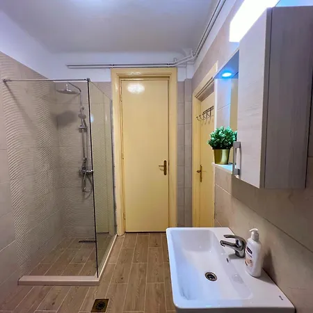 Ultracentral 4 - Old Center -120 Square Meters - * Boekarest